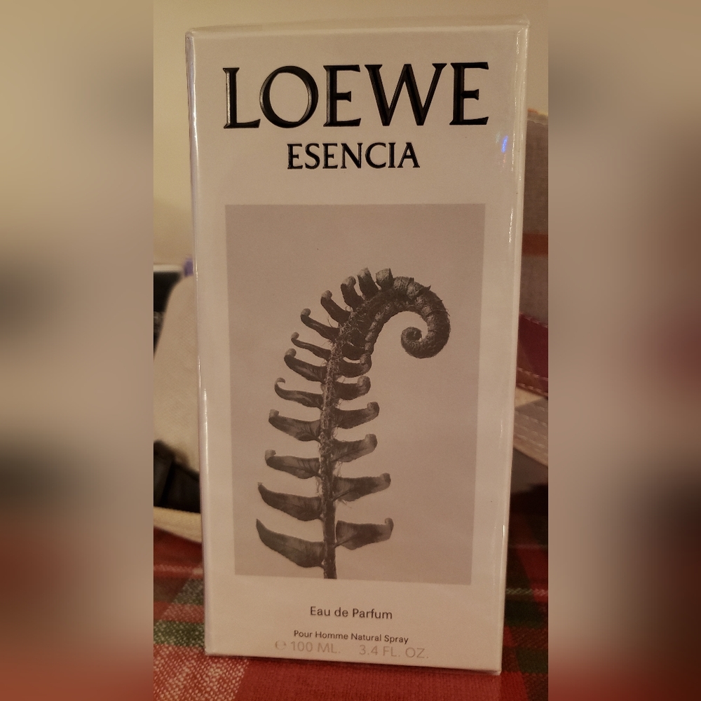 Loewe 3.4 oz. Esencia Eau de Parfum Pour Homme